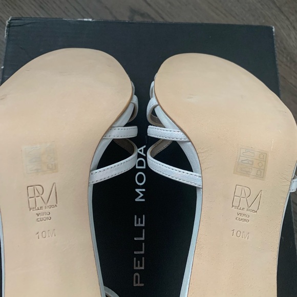 Pelle Moda Ronnie Ankle Strap Sandal Size 10 Silver Digital Foil Metallic - NWB - Picture 8 of 15